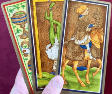 Amor que não anda: o que o Tarô revela sobre ficar presa a uma história parada