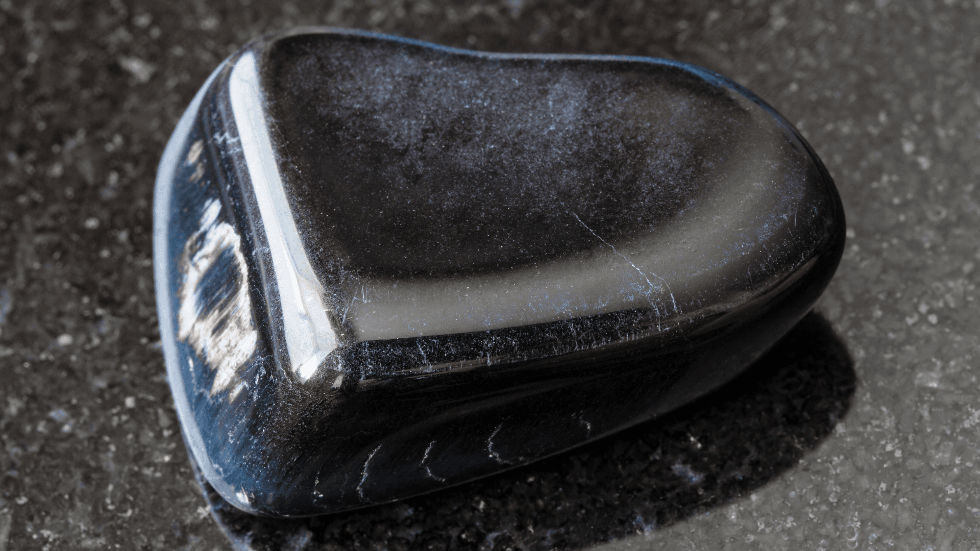 Olho de Falcão: Proteção e Visão Espiritual Elevada