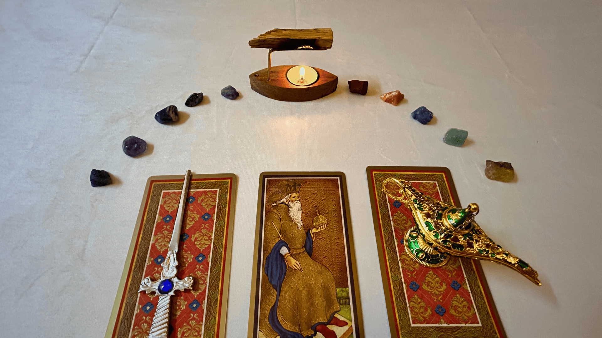 Quem luta conquista: o que o Tarô revela sobre força, dinheiro e limites