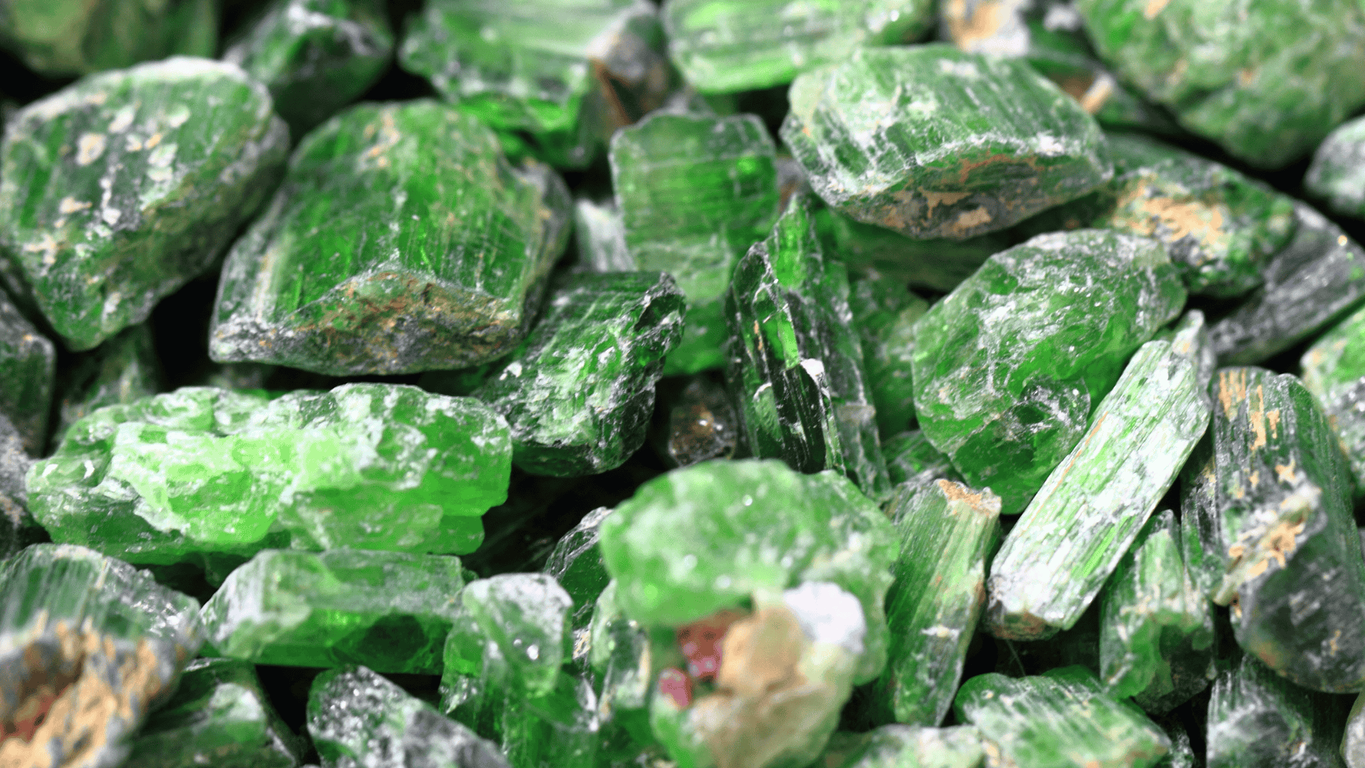 Turmalina Verde: cura, vitalidade e conexão com a natureza