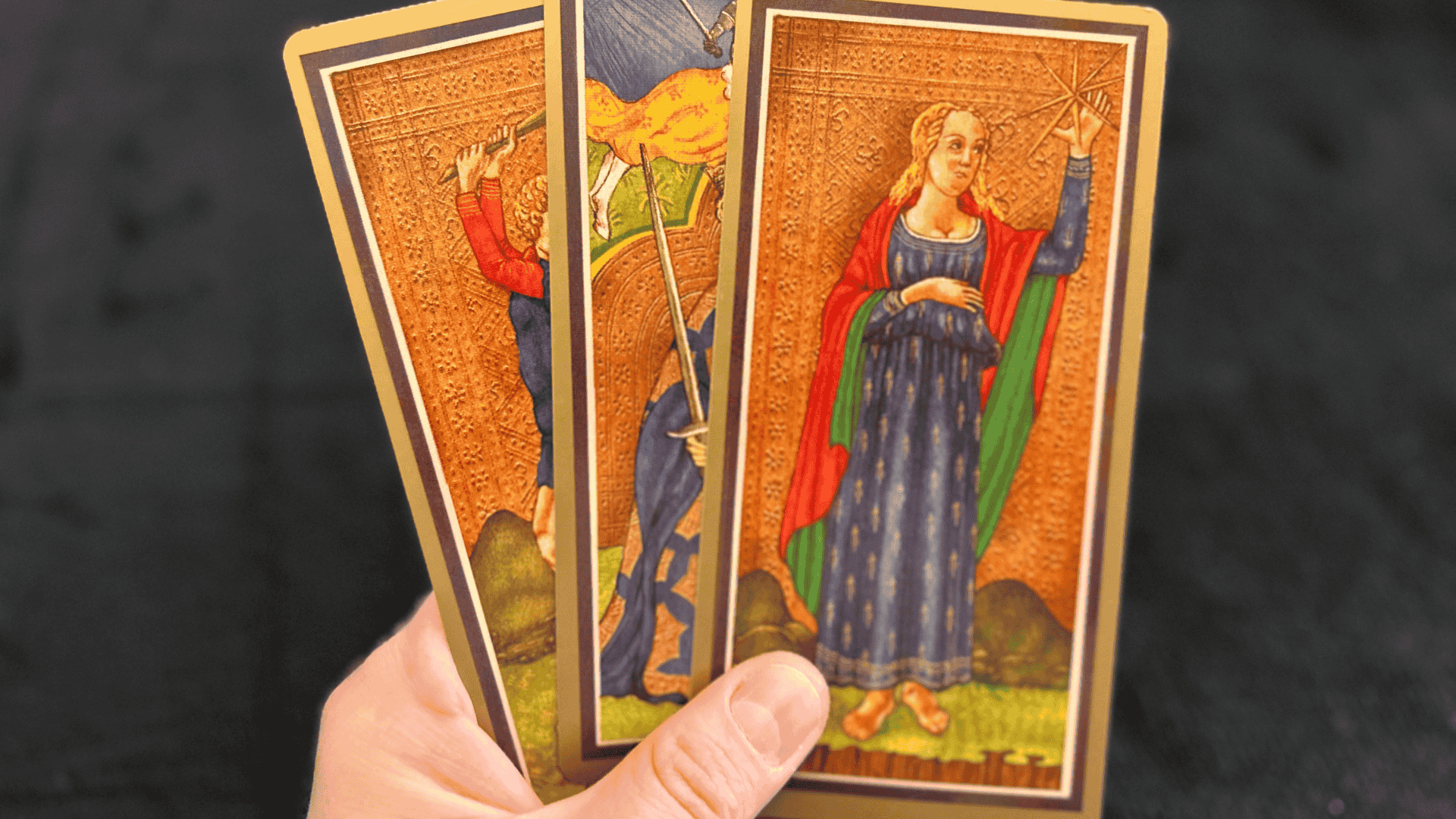 Como controlar as emoções: o que o Tarô ensina sobre equilíbrio emocional