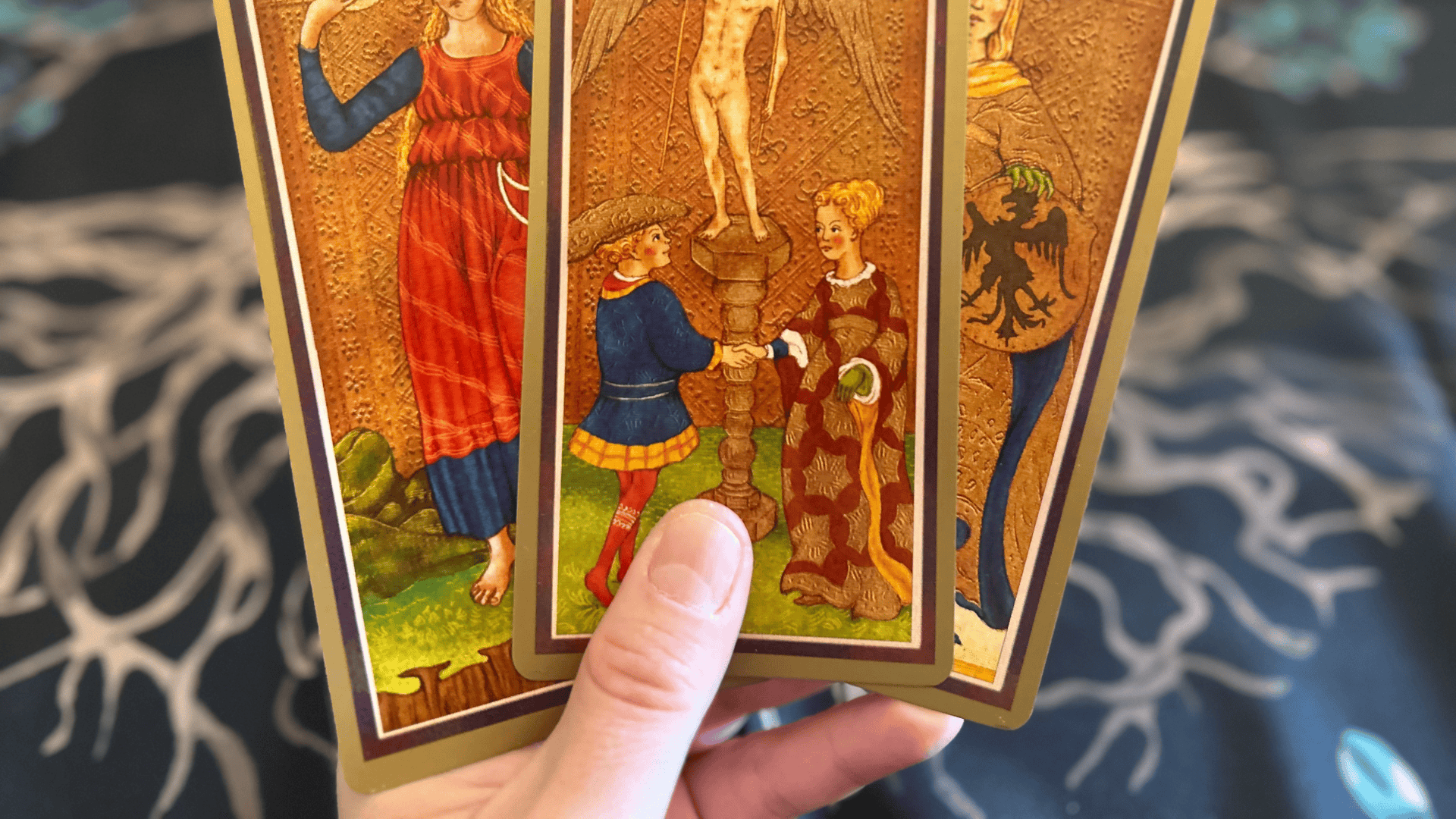 Escolhas emocionais: o que o arcano Os Enamorados revela sobre você